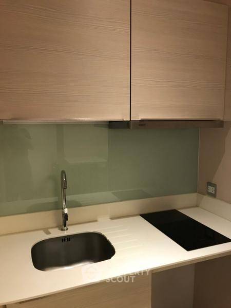 picture 1-BR H Sukhumvit 43, 42 Sqm Near BTS Phrom Phong (ID 2836001) - 3/5