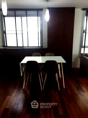 คอนโดให้เช่า : คอนโด 2 ห้องนอน The 49 Plus 2 Condominium ใกล้ BTS ทองหล่อ (ID 2834876)