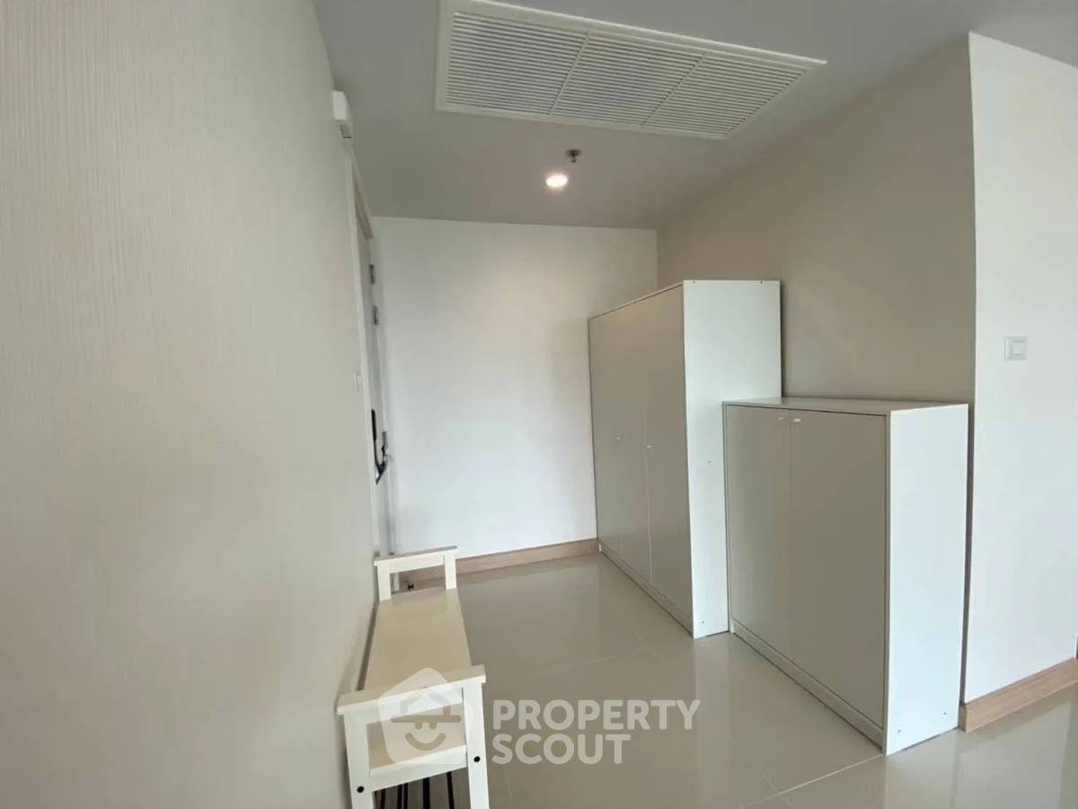 picture 2-BR Condo at Supalai Riva Grande close to Phra Ram 3 (ID 2884127) - 2/5