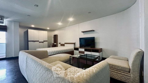 1-BR Condo at I.T.F. Silom Palace Condominium near BTS Chong Nonsi (ID 2884485)
