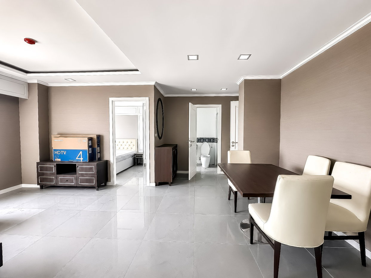 picture 2 Bed Condo for Sale The Orient Resort & Spa Pattaya Pool View - 4/10