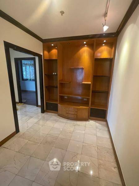 picture 311 Sqm 3-BR At Moon Tower Condominium Near BTS Thong Lor (ID 2918165) - 8/8