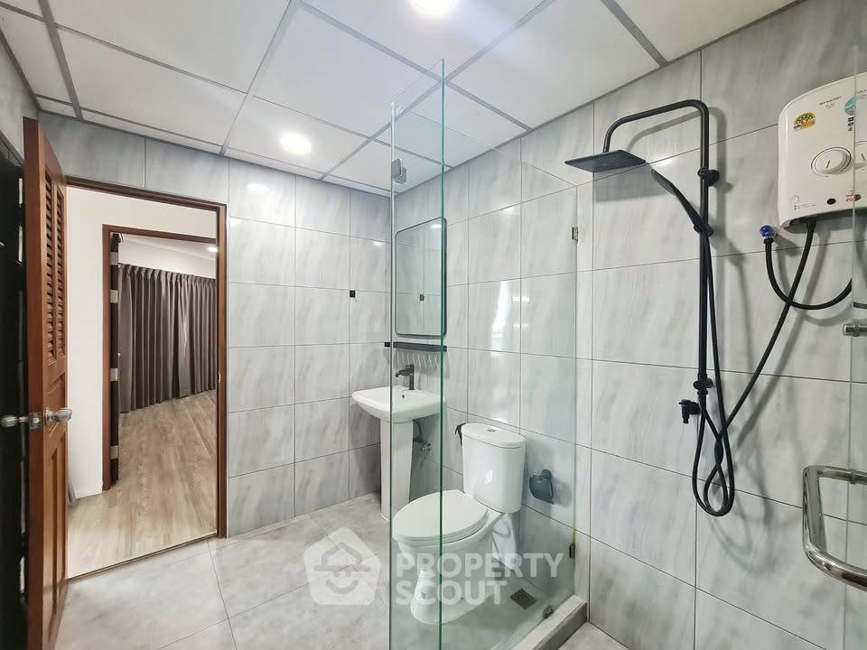 รูป คอนโด 3-ห้องนอน ที่ ทิว ริเวอร์ เพลส คอนโดมิเนียม ใกล้ MRT สิรินธร (ID 2897551) - รูปที่ 12/34