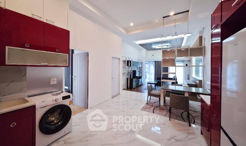 picture 2-BR Condo at Silom Terrace Condominium near BTS Sala Daeng (ID 2918262) - 1/4