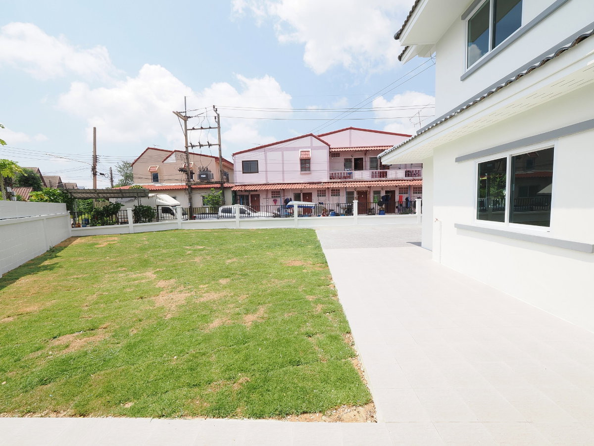 รูป ขายราคาพิเศษ บ้านเดี่ยว 2 ชั้น ม.เบญจทรัพย์นคร ขนาด 126.1 ตร.ว  6 นอน 2 น้ำ บ้านหลังใหญ่ เนื้อที่กว้าง ทำเลดีมาก เข้าอยู่ได้ทันที [เอกชัย-พระราม2] - รูปที่ 30/69