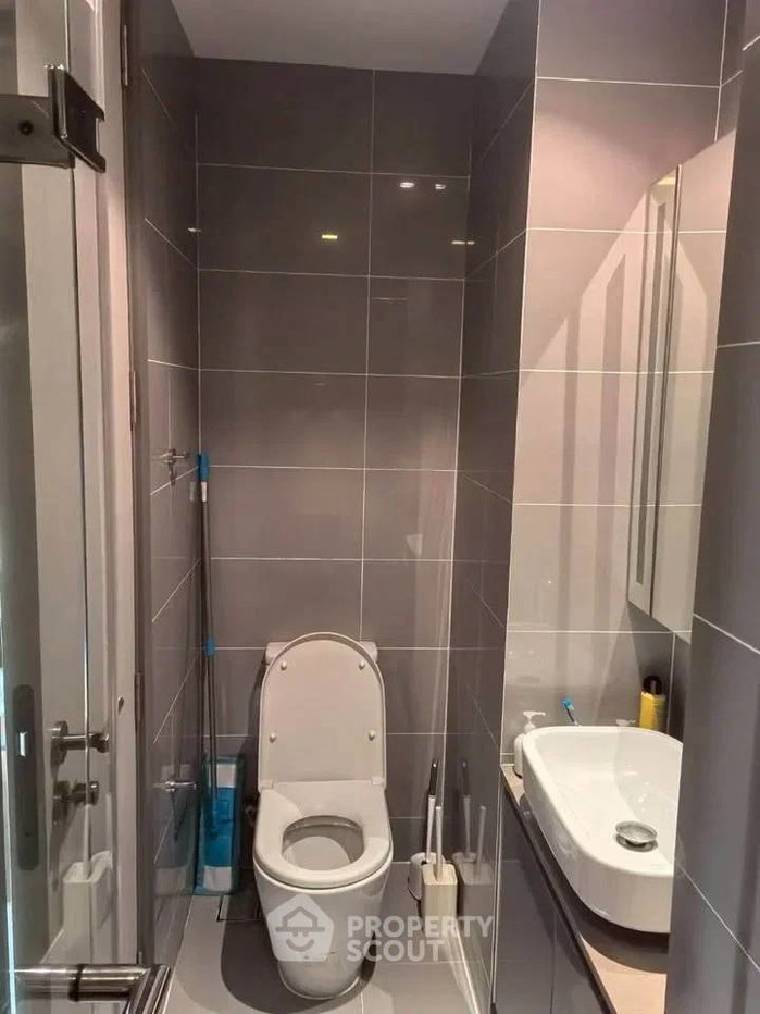 picture 2-BR Condo At M Silom Near BTS Chong Nonsi (ID 2883687) - 2/8