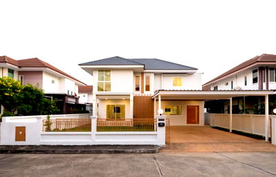 บ้านเดี่ยว เชียงใหม่ : ขายบ้านรีโนเวทใหม่ทั้งหลัง ตั้งอยู่ในหมู่บ้านนราสิริ