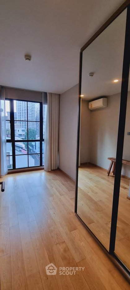 รูป ห่าง BTS ชิดลม เพียง 200 ม. | 2 ห้องนอน Na Vara Residence (ID 2121146) - รูปที่ 11/36