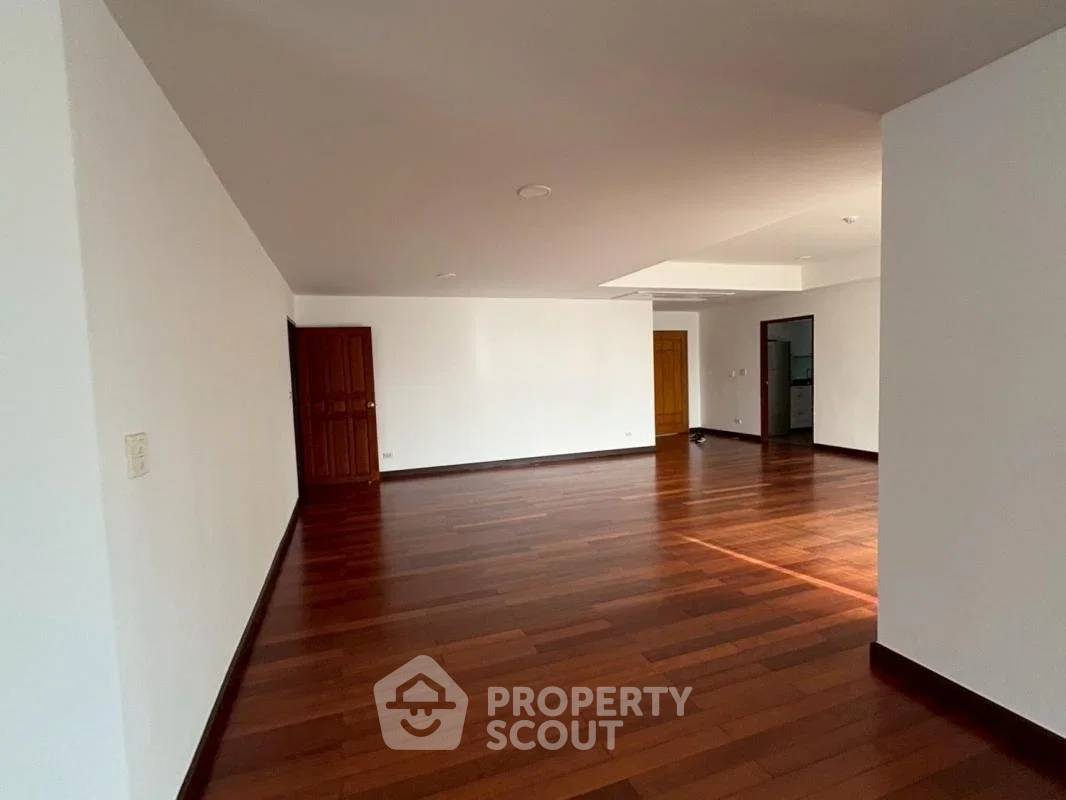 picture 3-BR Condo at La Cascade Condominium near BTS Ekkamai (ID 2884044) - 3/5