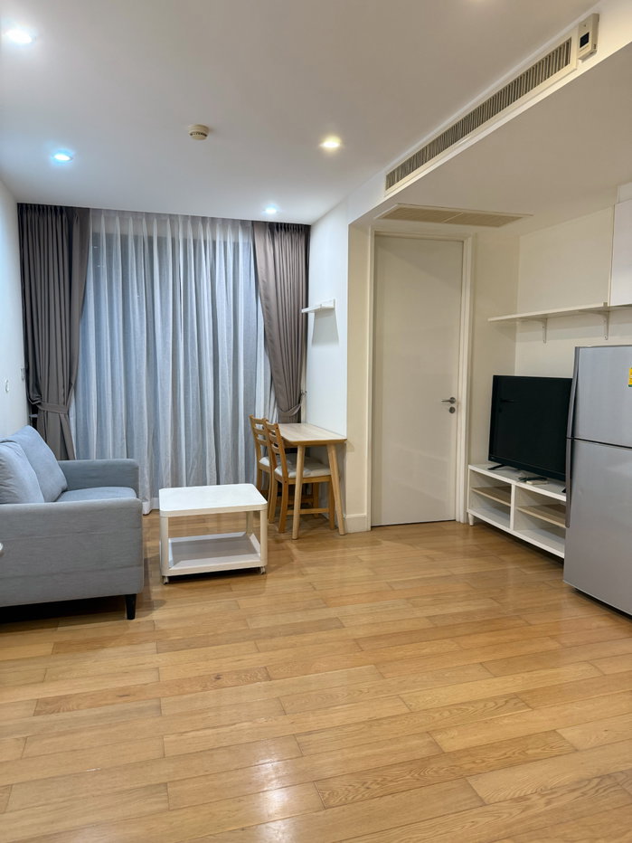 รูป ห้องใหญ่ 40.64 ตร.ม. ทำเล CBD ราคาต่ำ 5 ล้าน - รูปที่ 1/8