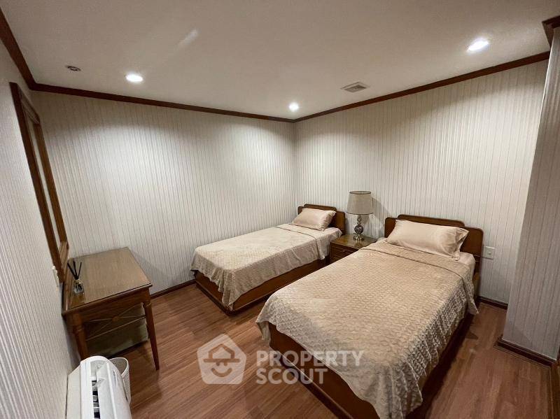 picture 2-BR Condo at Acadamia Grand Tower near BTS Phrom Phong (ID 2834636) - 3/8