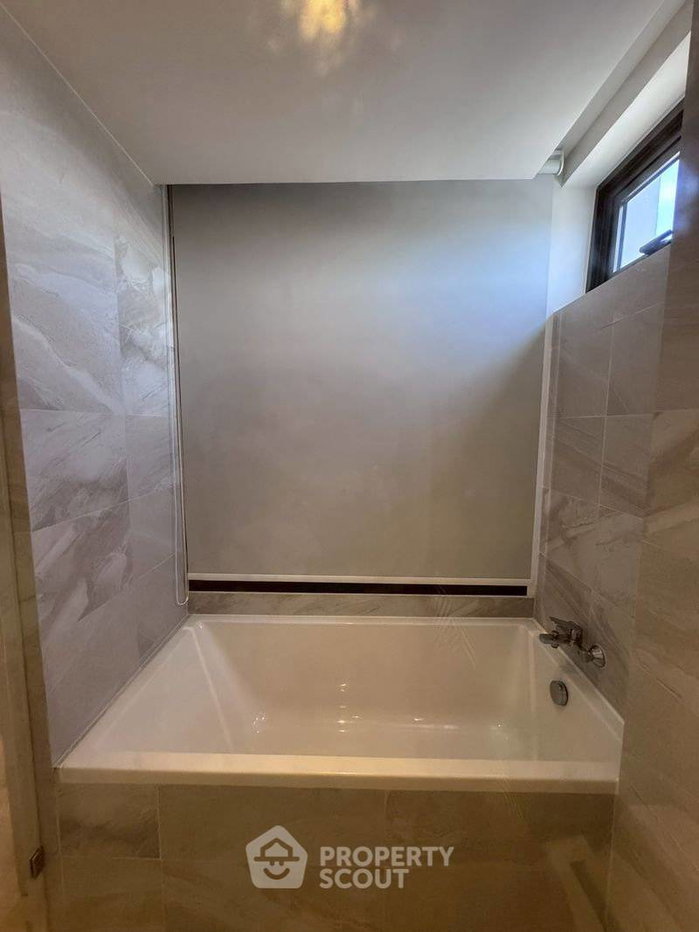 picture 33rd-Floor 2-BR Condo For Rent At Keen Centre Sriracha (ID 2912067) - 9/18