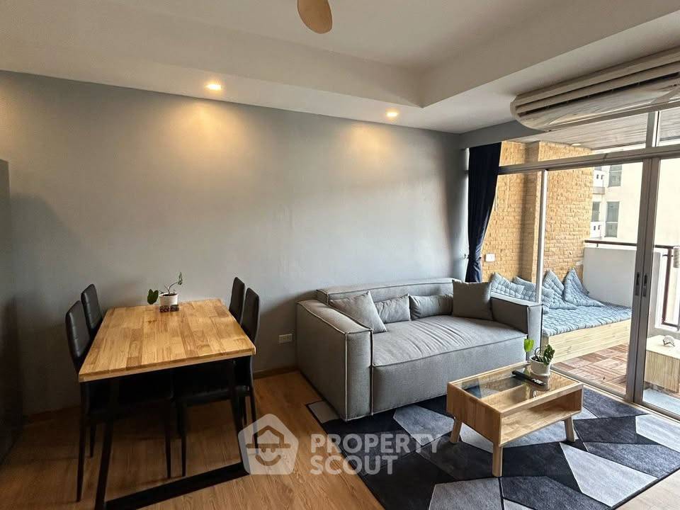 picture 100m To MRT Queen Sirikit | 2-BR Condo, Monterey Place Sukhumvit 16 (ID 2545976) - 3/11