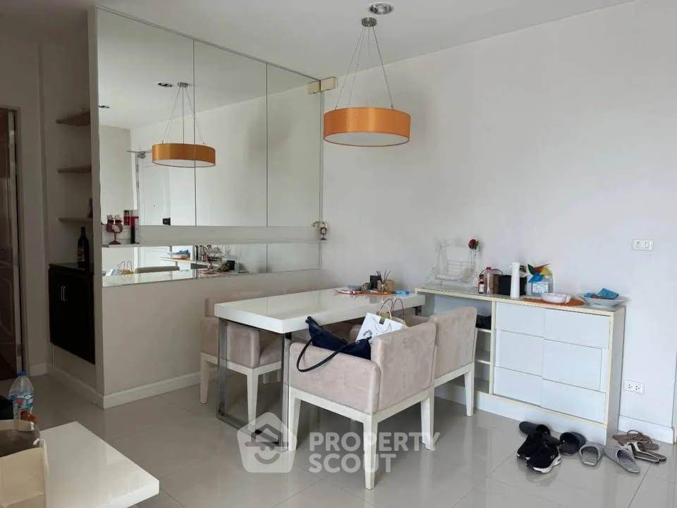 รูป คอนโด 2-ห้องนอน ที่ คิว เฮ้าส์ สาทร ใกล้ BTS กรุงธนบุรี (ID 2840176) - รูปที่ 3/10