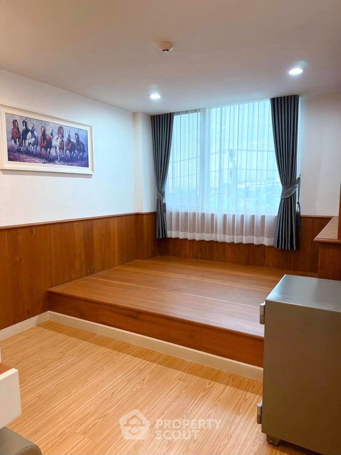picture 2-BR Condo at Elements Srinakarin in Nong Bon (ID 3215708) - 8/12