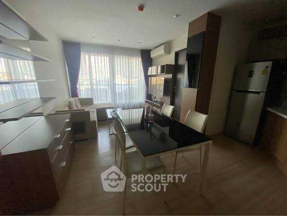รูป ราคาเหมาะ 1 ห้องนอน คอนโด Rhythm Sathorn ห่าง BTS สะพานตากสิน 300 ม. (ID 3013614) - รูปที่ 3/9