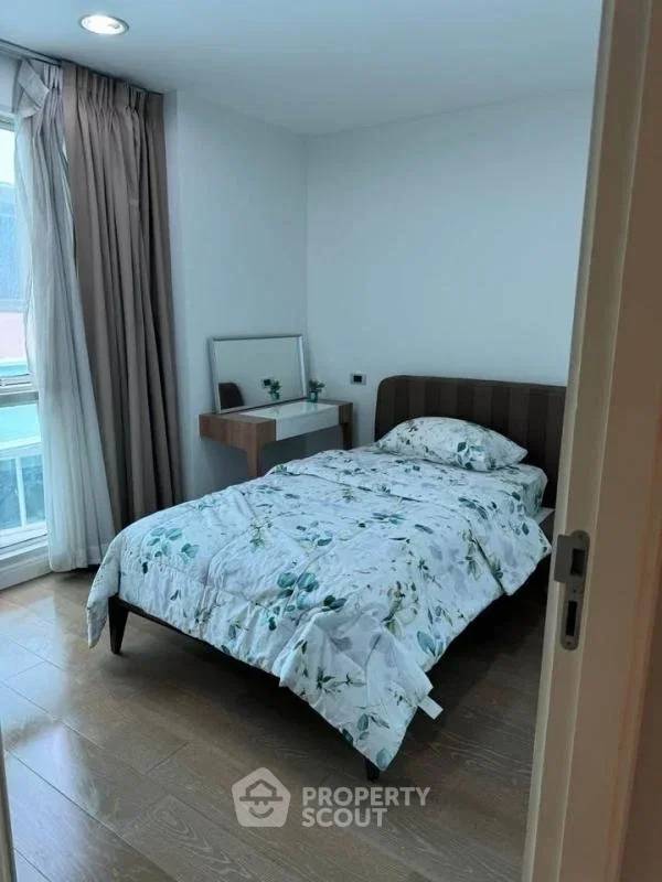 picture 2-BR Condo At The Crest Sukhumvit 24 Near BTS Phrom Phong (ID 2883814) - 3/6