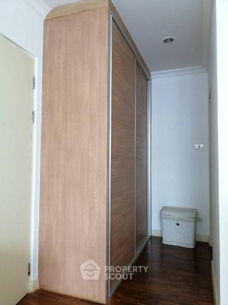 picture 2-BR Condo At Baan Siri Sukhumvit 10 Near BTS Nana (ID 2834878) - 4/8