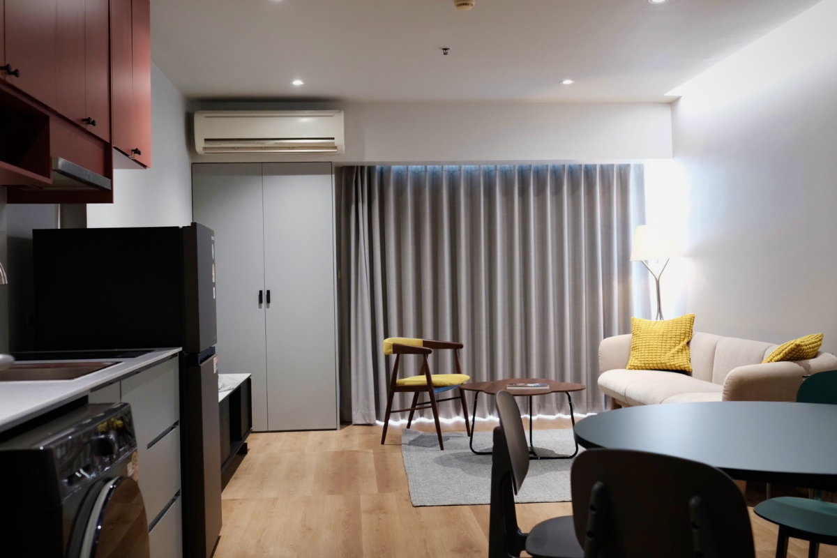 รูป ให้เช่า MY RESORT MRTเพชรบุรี วิวสนาม มศว 2 นอน 2 น้ำ ตกแต่งพรีเมี่ยม งานระบบน้ำไฟใหม่ พร้อมเครื่องไฟฟ้ามือ 1 ทั้งหมด ห้องสว่างเย็นสบาย ไม่โดนแดด - รูปที่ 2/18