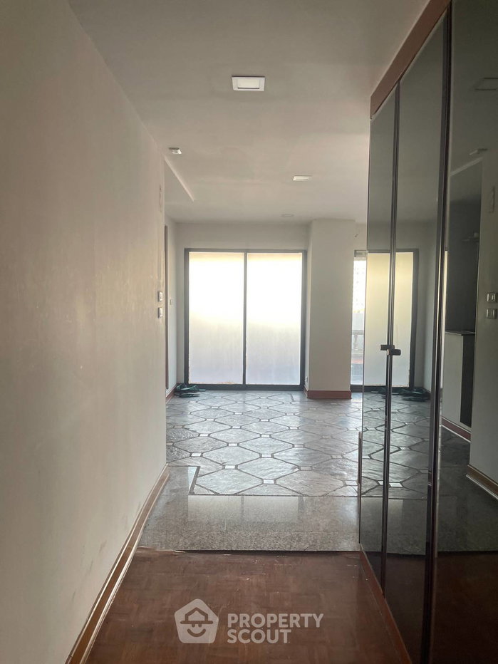 รูป คอนโด 3 ห้องนอน ขนาด 205 ตร.ม. Ruamjai Heights Condominium ใกล้ ARL Makkasan (ID 2766644) - รูปที่ 4/16