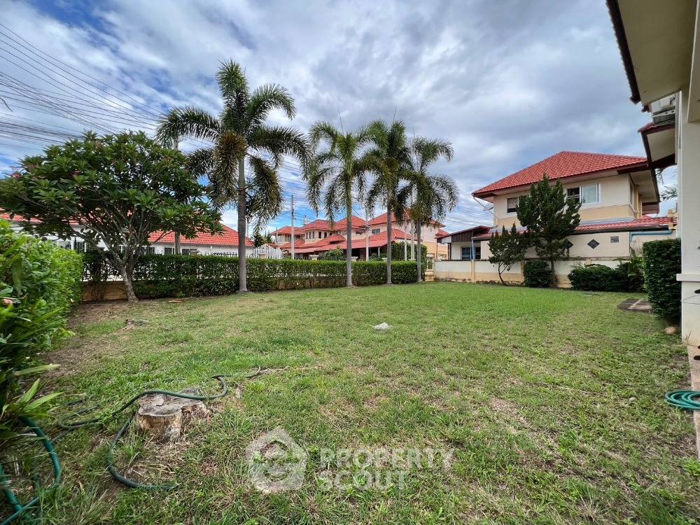 picture Spacious 3-BR House, 204 Sqm, Hang Dong, Chiang Mai (ID 1542221) - 2/13