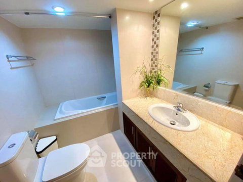 คอนโด 3-ห้องนอน ที่ บ้านสวนเพชร คอนโดมิเนียม ใกล้ BTS พร้อมพงษ์ (ID 2834499)