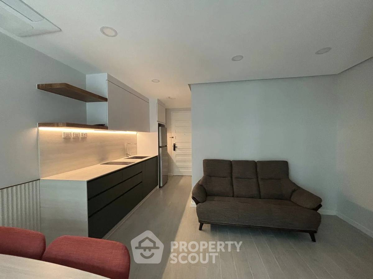 picture 2-BR Condo at The Amethyst Sukhumvit 39 near BTS Phrom Phong (ID 2883699) - 2/5
