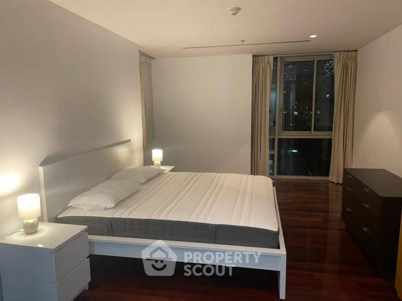 picture 2-BR Condo At The Legend Saladaeng Near MRT Silom (ID 2834860) - 4/8