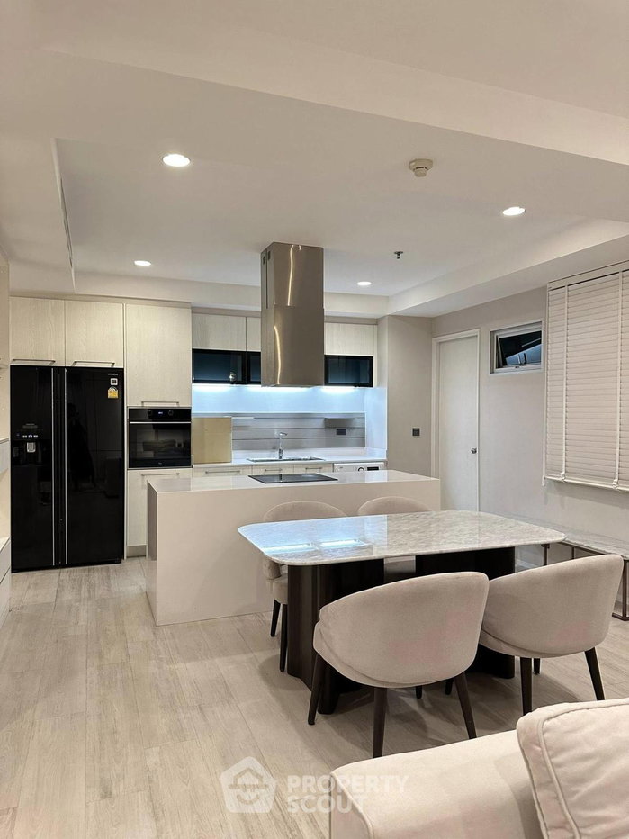 รูป ใกล้ BTS เอกมัย 60 ม. | คอนโด 3 ห้องนอน Nusasiri Grand Condominium (ID 3305839) - รูปที่ 5/5
