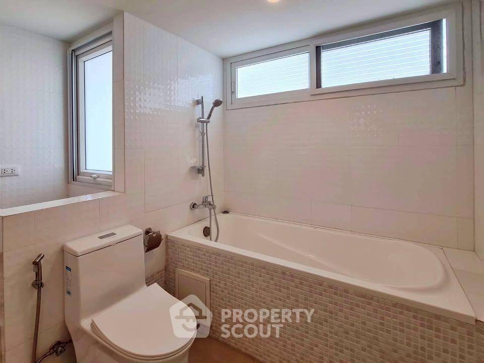 รูป คอนโด 3 ห้องนอน 250 ตร.ม. เลี้ยงสัตว์ได้ ที่ Grand Ville House 2 ใกล้ MRT Sukhumvit (ID 2857453) - รูปที่ 25/26