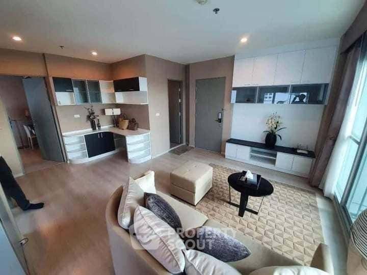 picture 17th-Floor 2-BR Life Ratchadapisek Near MRT Huai Khwang (ID 2834934) - 2/6