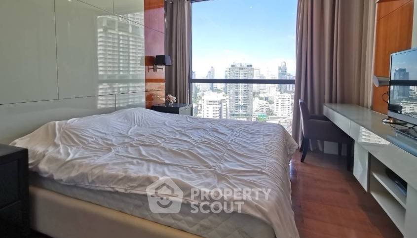 รูป คอนโด 2 ห้องนอน The Address Sukhumvit 28 ใกล้ BTS พร้อมพงษ์ (ID 3302351) - รูปที่ 3/4