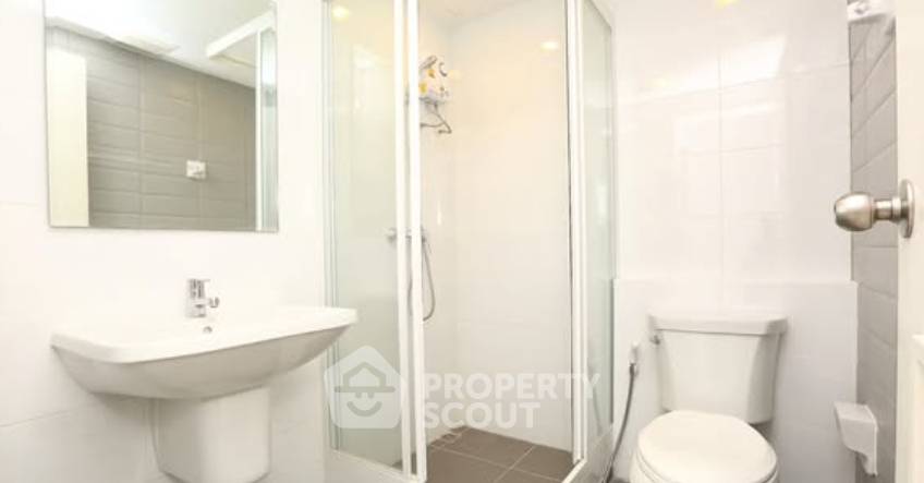 picture 2-BR Condo at TKF Condo Sukhumvit 52 near BTS On Nut (ID 3309346) - 2/3