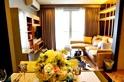 Condos for rent : 2-BR Condo 300m To BTS Saphan Taksin, Rhythm Sathorn (ID 3235294)