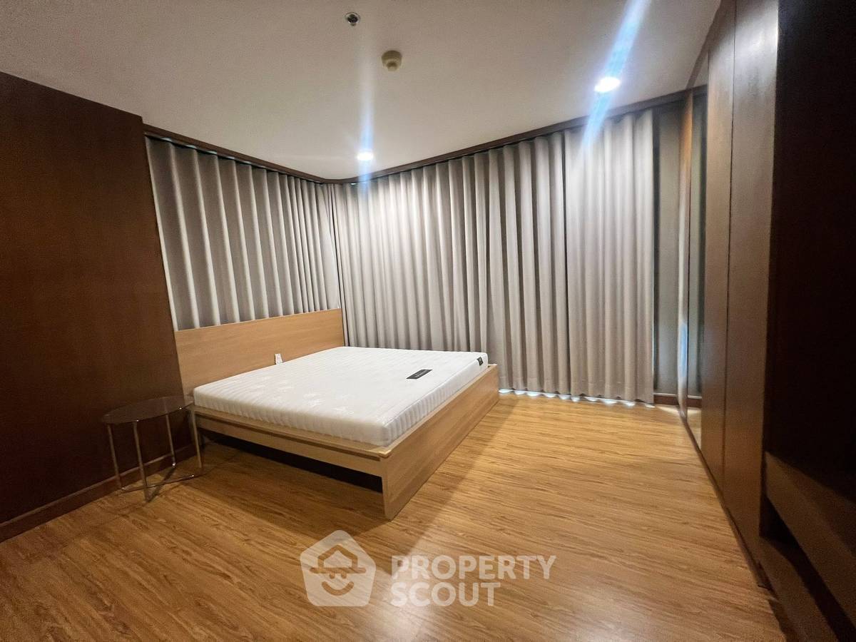 รูป คอนโด 1-ห้องนอน ที่ สีลมแกรนด์เทอเรส คอนโดมิเนียม ใกล้ BTS ศาลาแดง (ID 3003290) - รูปที่ 13/14