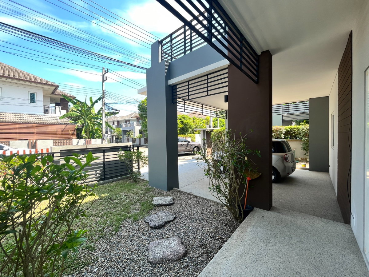 รูป บ้านเดี่ยว 2 ชั้น ให้เช่า | โครงการแสนสราญ หางดง เชียงใหม่ บ้านกว้าง พื้นที่เยอะ สวนข้างบ้าน พร้อมระเบียงขนาดใหญ่ - รูปที่ 3/20