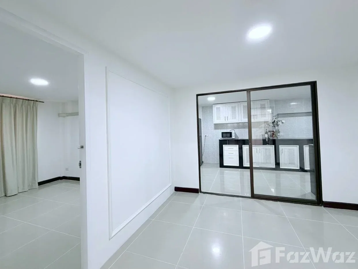 รูป บ้านเดี่ยวให้เช่า 6 ห้องนอน ใน ห้วยขวาง, กรุงเทพมหานคร 6776357 - รูปที่ 9/30