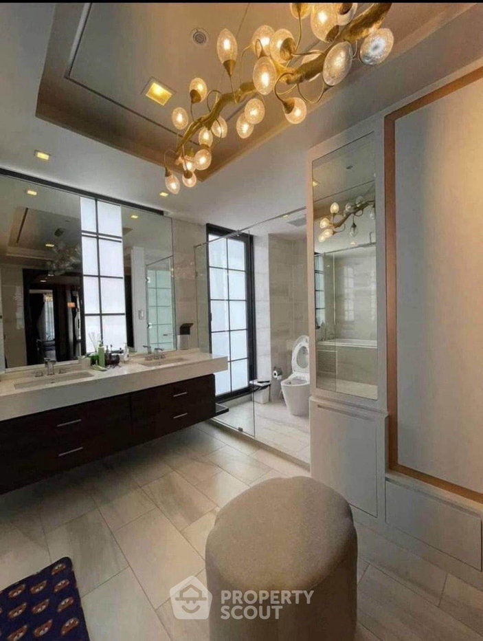 picture 4-BR Townhouse at Quarter 31 near MRT Phetchaburi (ID 3307240) - 23/23