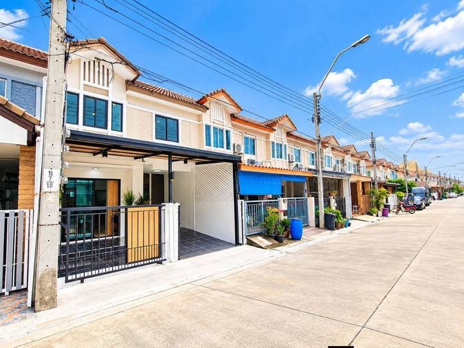 3-bed townhouse for sale, 23.3 sq wah, Pruksa Ville 34 Petchkasem 110
