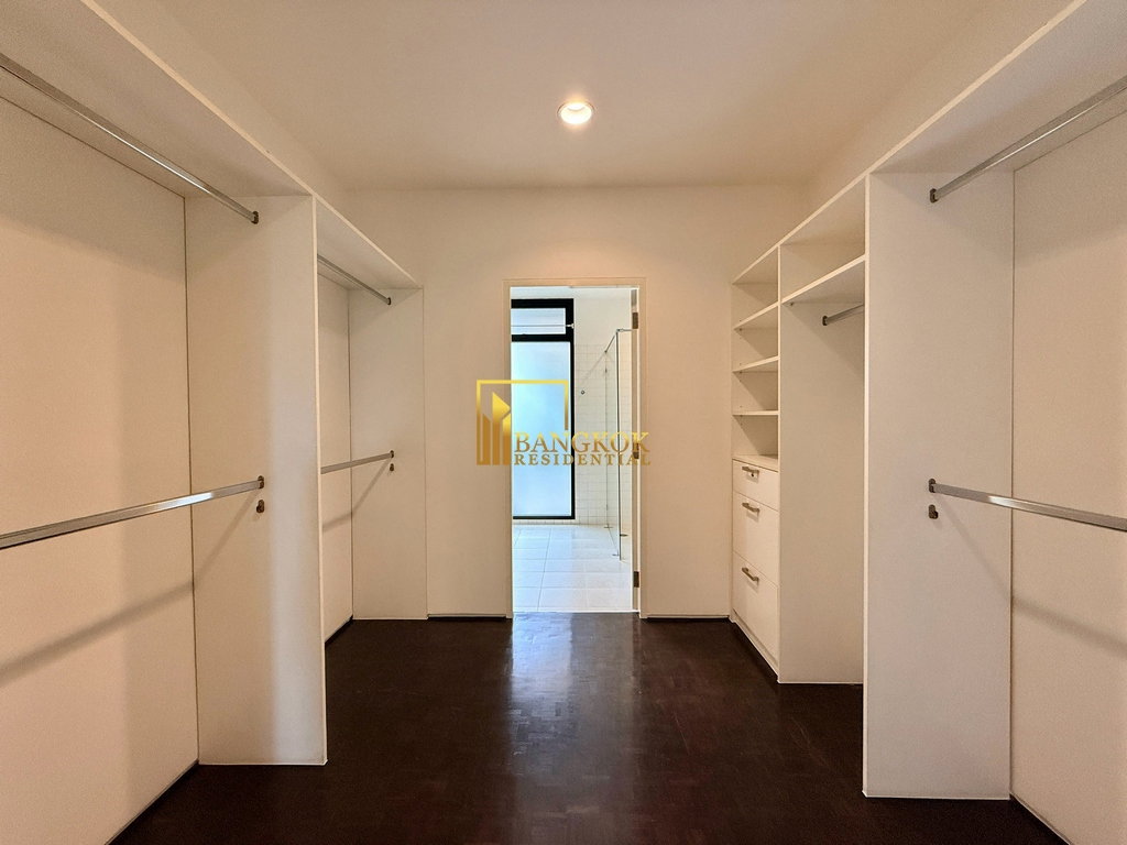 รูป Impressive 4 Bedroom House With Private Pool in Thonglor - BR27900SH - รูปที่ 29/52