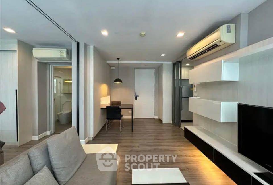 รูป ราคาดี 1 ห้องนอน The Room Sukhumvit 40 ใกล้ BTS ทองหล่อ (ID 3109180) - รูปที่ 3/6