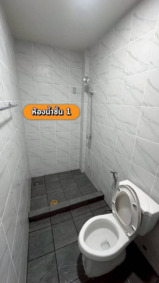 รูป รีโนเวทใหม่ทั้งหลัง! ทาวน์โฮม 3 ชั้น 4 ห้องนอน ใกล้ MRT สายสีชมพู พร้อมเข้าอยู่ - รูปที่ 13/14