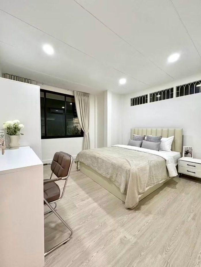 รูป 🏡✨ บ้านเดี่ยวห้วยขวาง–สุทธิสาร ให้เช่า พร้อมเฟอร์
📌 80,000บาท | Huai Khwang – Sutthisan
📍 ทำเลใกล้ CBD รัชดา เดินทางสะดวก ใกล้ MRT - รูปที่ 7/8