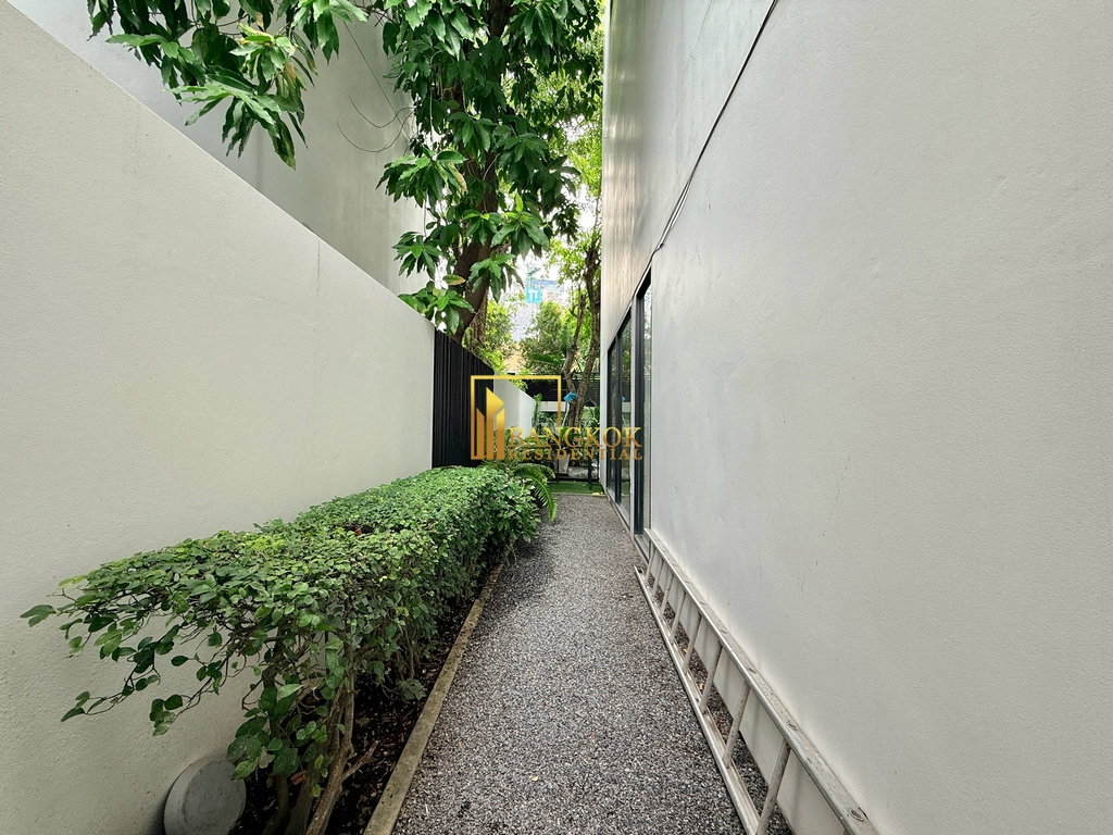 รูป Impressive 4 Bedroom House With Private Pool in Thonglor - BR27900SH - รูปที่ 50/52