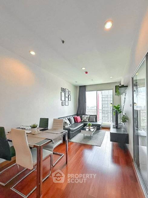 รูป คอนโด 2 ห้องนอน ชั้น 24 ที่ Supalai Lite Sathorn-Charoenrat (ID 3052659) - รูปที่ 4/13