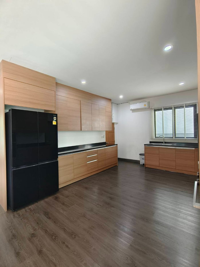 รูป บ้านเดี่ยว 3 ชั้น สุขุมวิท 65  ใกล้ BTS เอกมัย เฟอร์ครบ 4 ห้องนอน 6 ห้องน้ำ 330 ตรม 3ชั้น - รูปที่ 54/60