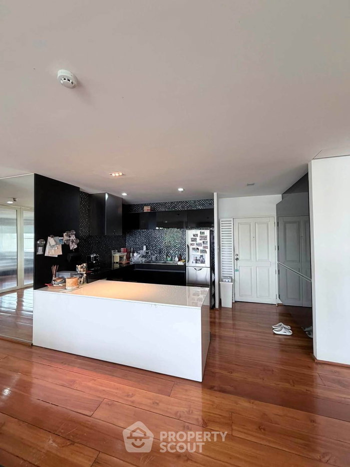 picture Spacious 2-BR 150 Sqm, Supreme Ville Condominium, MRT Khlong Toei (ID 3309381) - 12/20