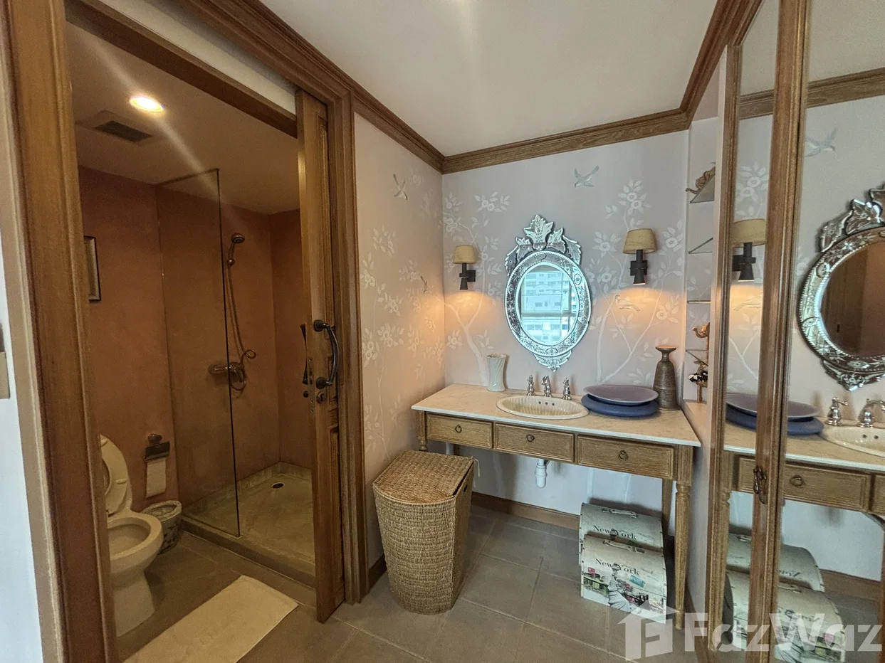 picture 2 Bedroom Condo for sale at Navin Court 6776345 - 11/15