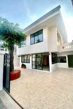 🏡✨ บ้านเดี่ยวห้วยขวาง–สุทธิสาร ให้เช่า พร้อมเฟอร์
📌 80,000บาท | Huai Khwang – Sutthisan
📍 ทำเลใกล้ CBD รัชดา เดินทางสะดวก ใกล้ MRT