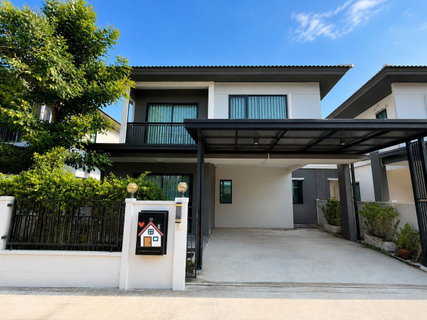 ขายบ้านแฝด 2 ชั้น Britania Amata–Phanthong บ้านสวยพร้อมอยู่ ใกล้นิคมอมตะนคร